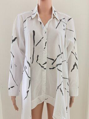 Comfy USA Button Front Top Women''s Size Large Black Buffalo  Shark Bite Hem